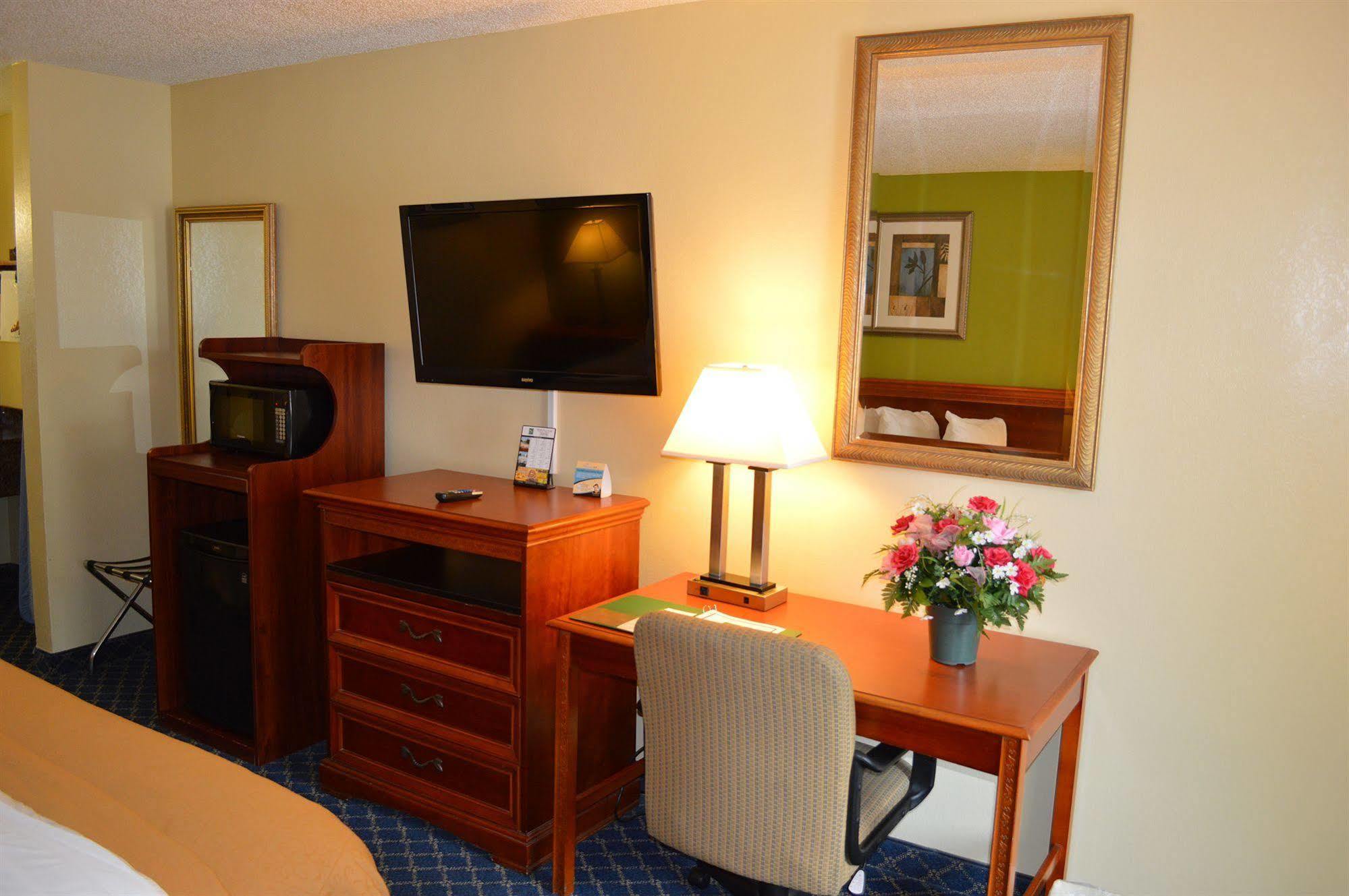 Quality Inn Midtown Savannah Exterior foto